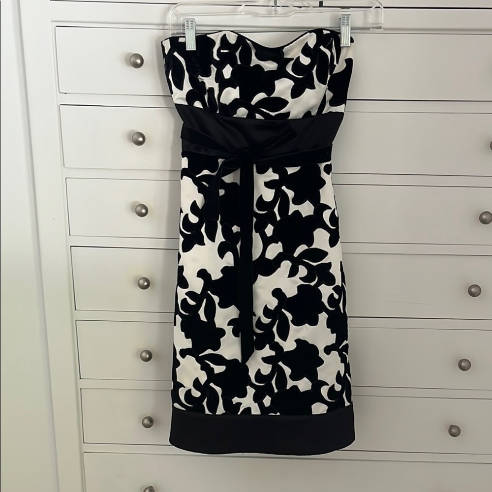 White House Black Market Strapless Dress